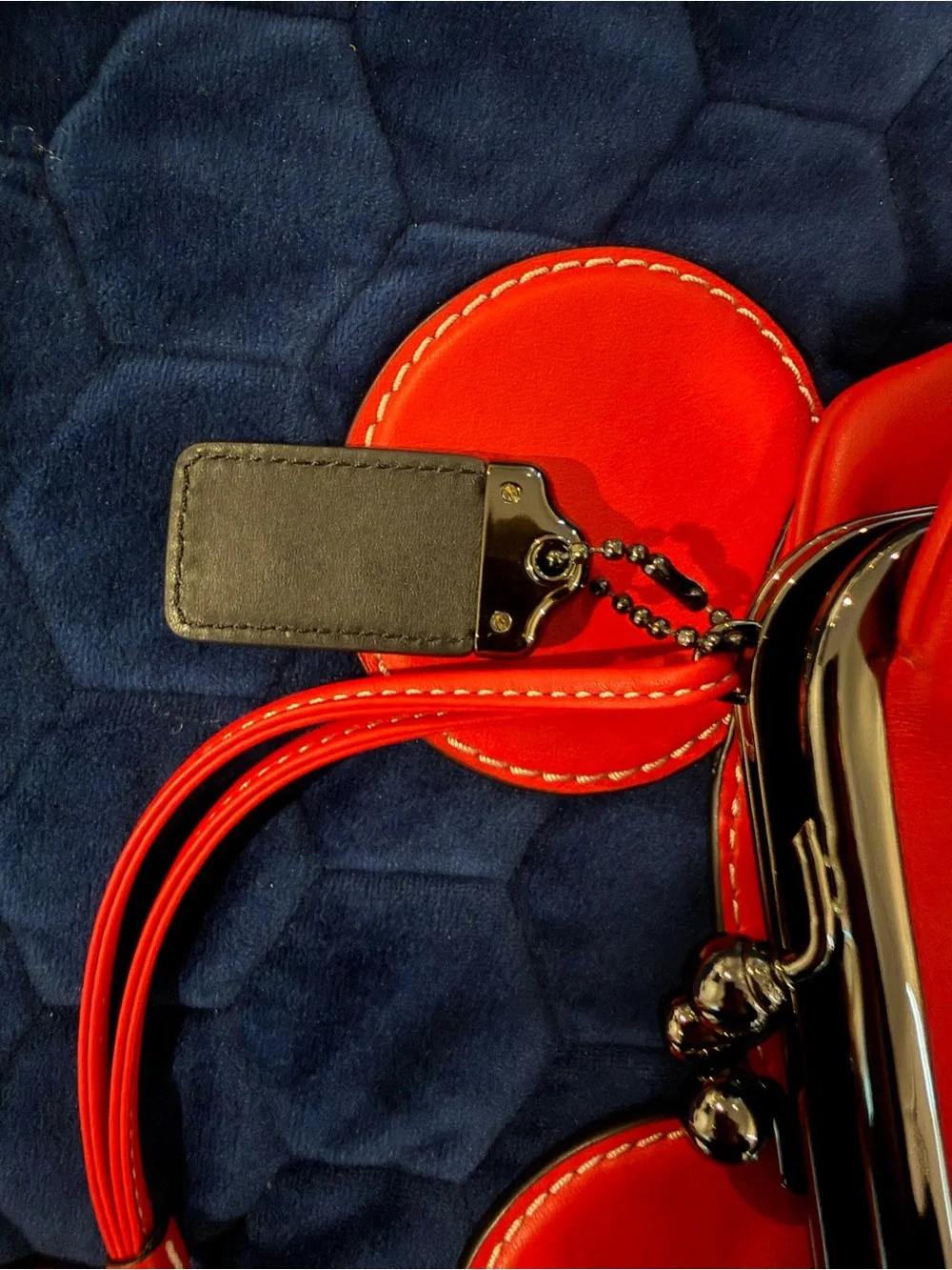 VINTAGE COACH X DISNEY Red MICKEY MOUSE KISSLOCK PURSE Satchel LIMITED EDITION